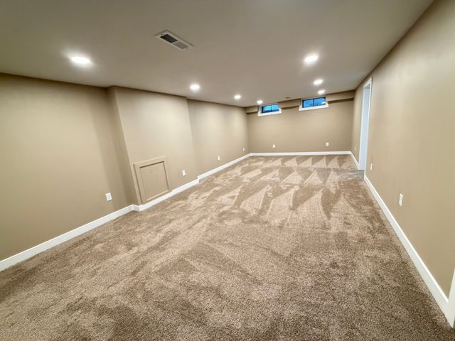 8304 Airline Avenue, Urbandale, IA 50322