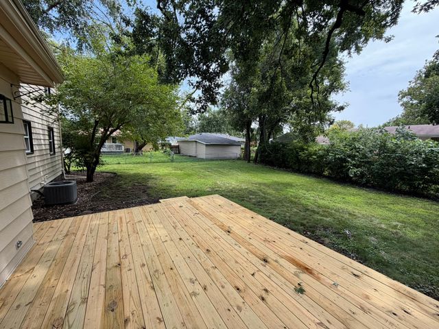 8304 Airline Avenue, Urbandale, IA 50322