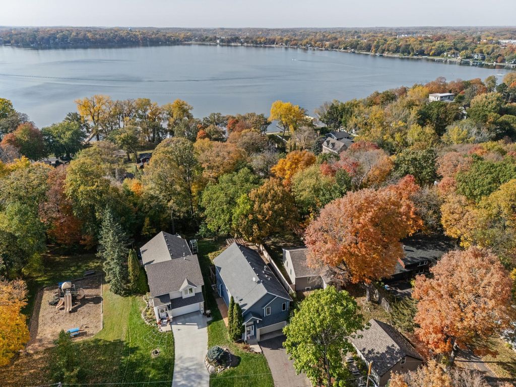 3045 Dundee Lane, Mound, MN 55364 — photo 2