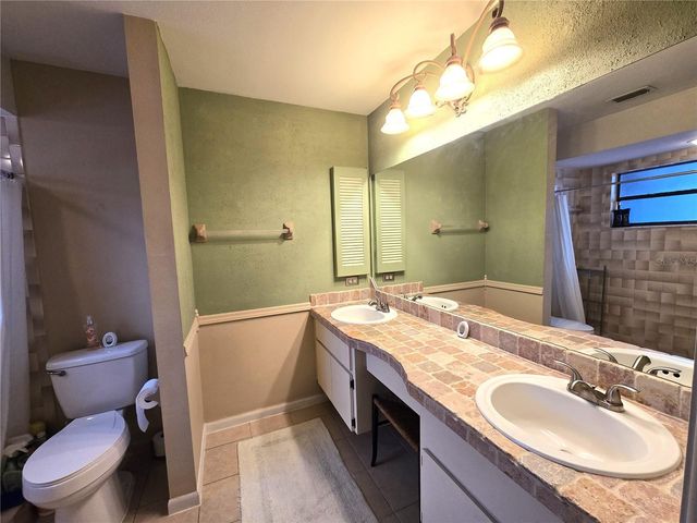 812 SANDALWOOD DRIVE, Plant City, FL 33563