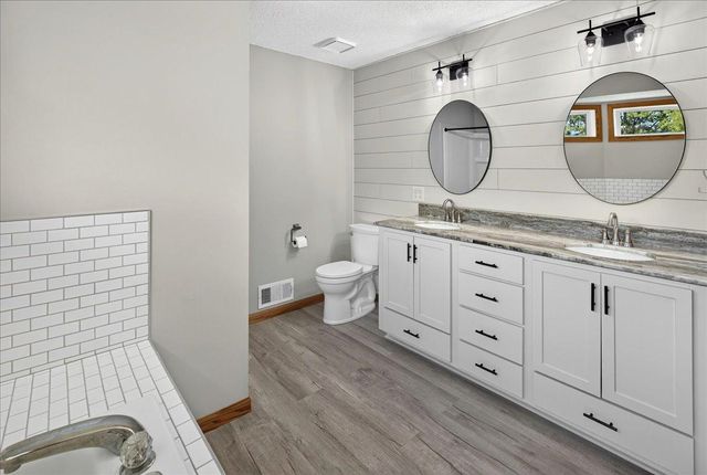 4708 Weston Hills Drive, Eagan, MN 55123