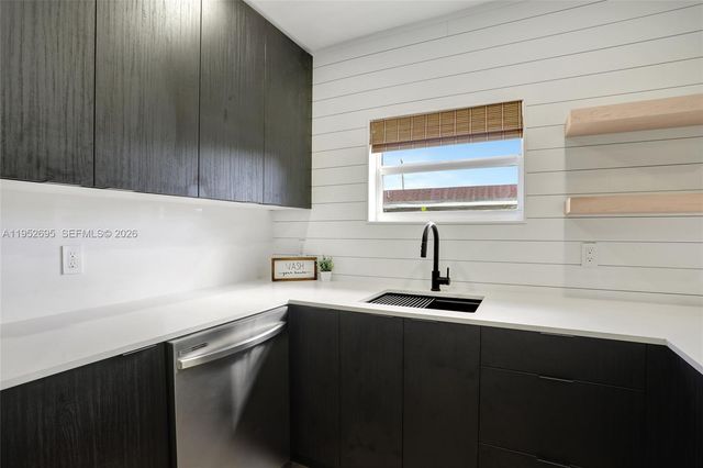 3671 NE 11th Ave A, Oakland Park, FL 33334