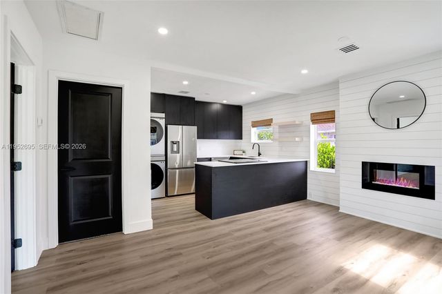 3671 NE 11th Ave A, Oakland Park, FL 33334