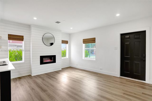 3671 NE 11th Ave A, Oakland Park, FL 33334