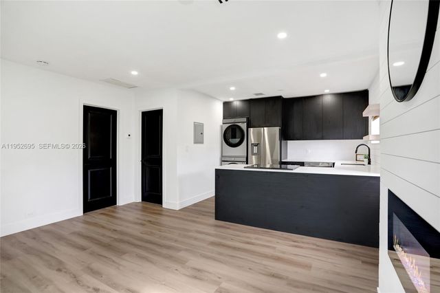 3671 NE 11th Ave A, Oakland Park, FL 33334