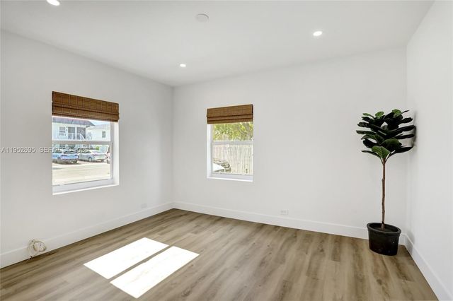 3671 NE 11th Ave A, Oakland Park, FL 33334