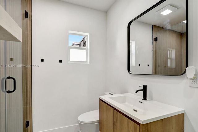 3671 NE 11th Ave A, Oakland Park, FL 33334