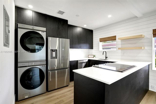 3671 NE 11th Ave A, Oakland Park, FL 33334