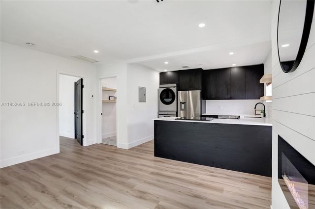 3671 NE 11th Ave A, Oakland Park, FL 33334