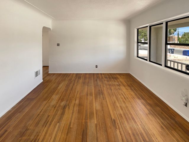 513 FLORIDA Street SE, Albuquerque, NM 87108