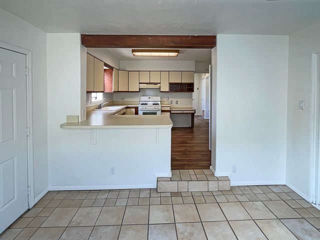 513 FLORIDA Street SE, Albuquerque, NM 87108