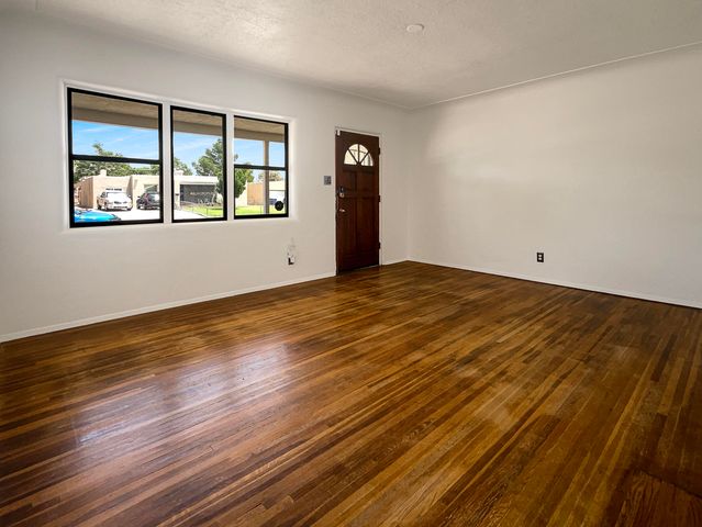 513 FLORIDA Street SE, Albuquerque, NM 87108