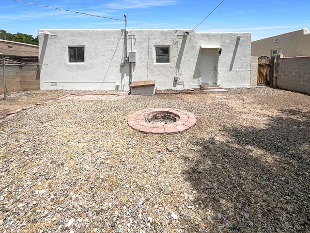 513 FLORIDA Street SE, Albuquerque, NM 87108