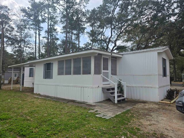 491 Clubhouse Rd., Garden City Beach, SC 29576