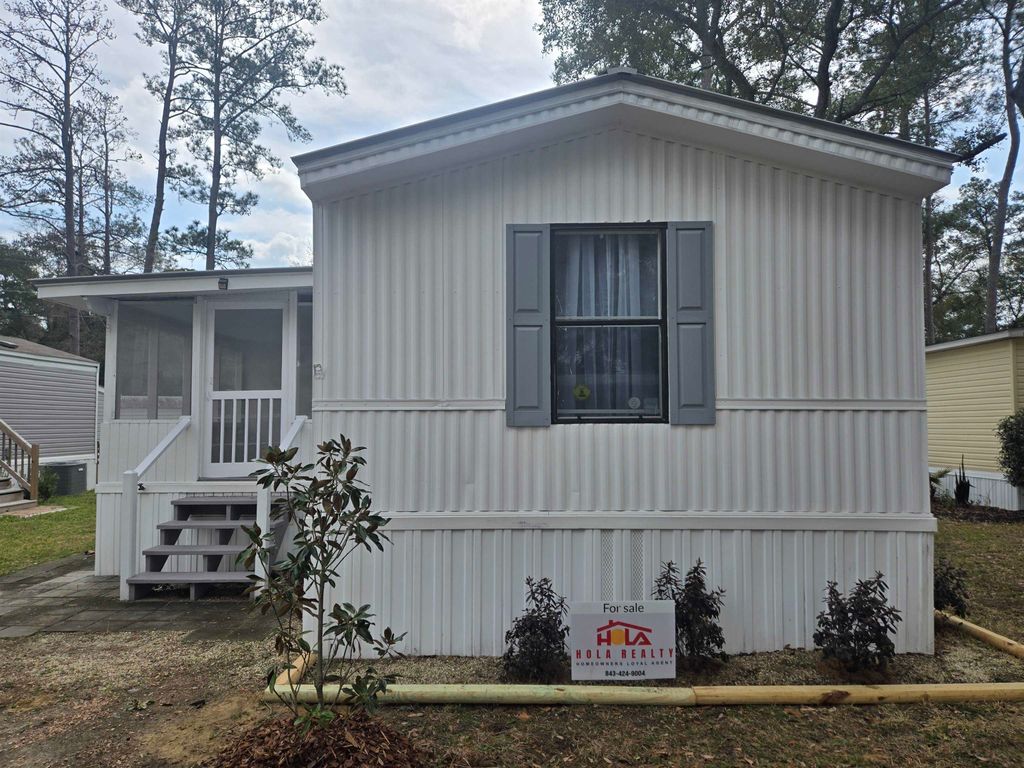 491 Clubhouse Rd., Garden City Beach, SC 29576