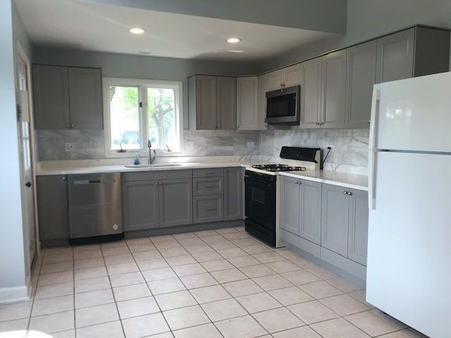 32 Heather Drive, Crystal Lake, IL 60014