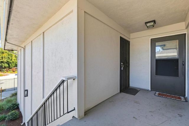 38228 Paseo Padre Parkway 14, Fremont, CA 94536