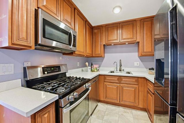 38228 Paseo Padre Parkway 14, Fremont, CA 94536