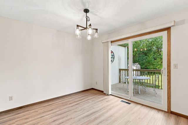 4233 Thornhill Lane, Vadnais Heights, MN 55127