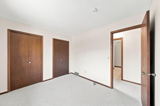 4233 Thornhill Lane, Vadnais Heights, MN 55127