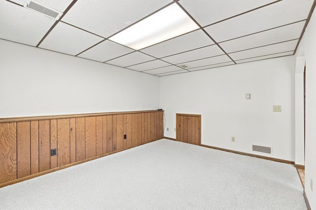 4233 Thornhill Lane, Vadnais Heights, MN 55127