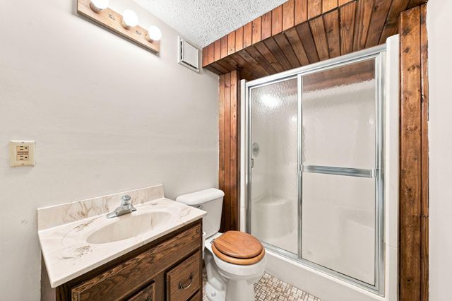 4233 Thornhill Lane, Vadnais Heights, MN 55127