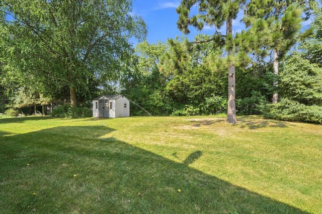 4233 Thornhill Lane, Vadnais Heights, MN 55127