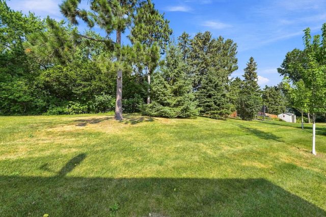 4233 Thornhill Lane, Vadnais Heights, MN 55127