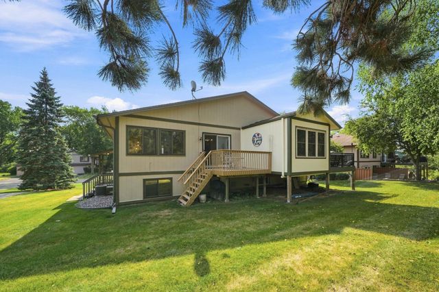 4233 Thornhill Lane, Vadnais Heights, MN 55127