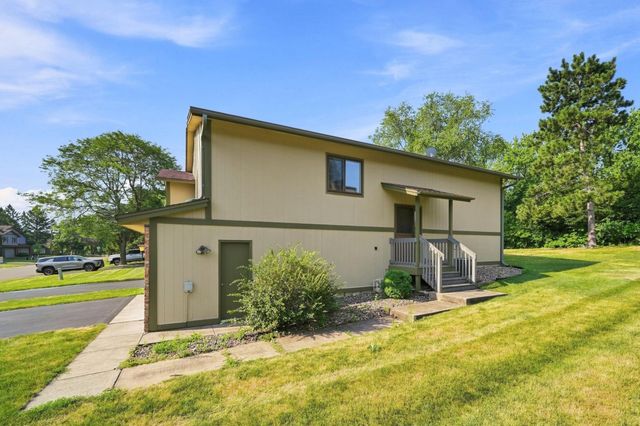 4233 Thornhill Lane, Vadnais Heights, MN 55127