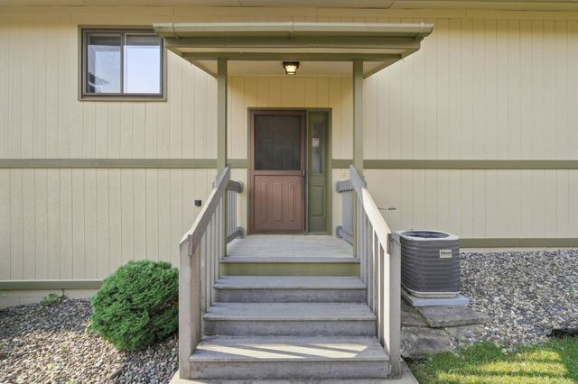 4233 Thornhill Lane, Vadnais Heights, MN 55127