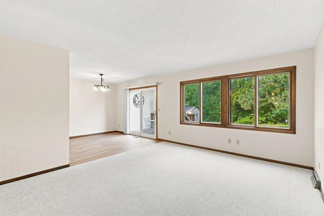 4233 Thornhill Lane, Vadnais Heights, MN 55127