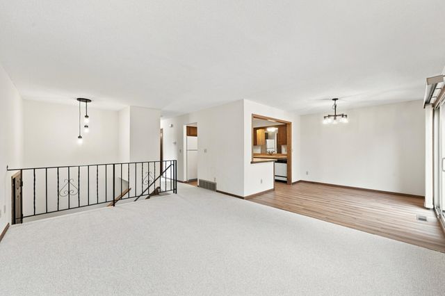 4233 Thornhill Lane, Vadnais Heights, MN 55127