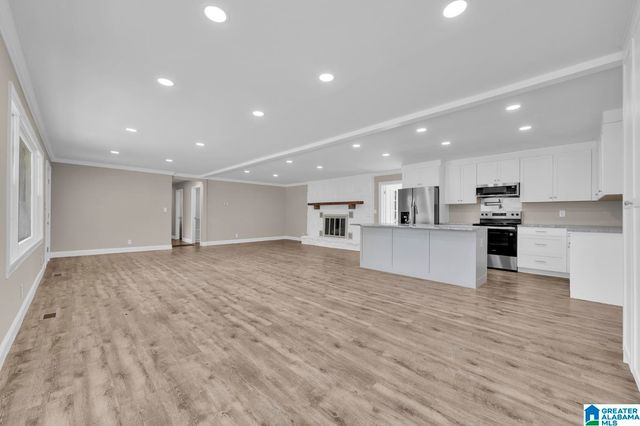 301 W RIDGEWOOD ROAD, Jasper, AL 35504