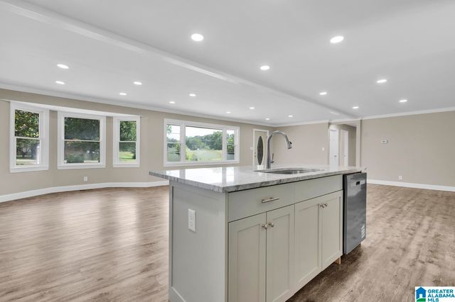 301 W RIDGEWOOD ROAD, Jasper, AL 35504