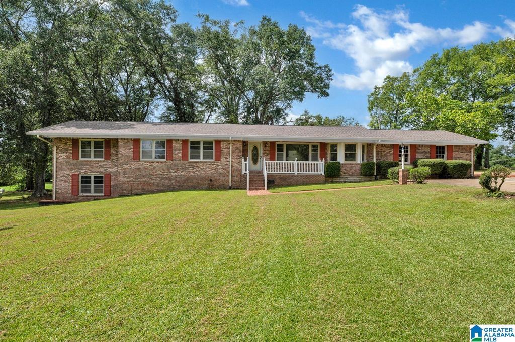 301 W RIDGEWOOD ROAD, Jasper, AL 35504
