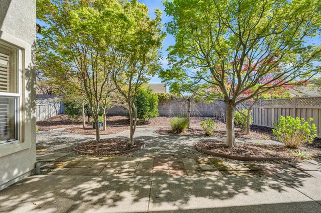 4090 Sylvan Glen Ln, Roseville, CA 95747
