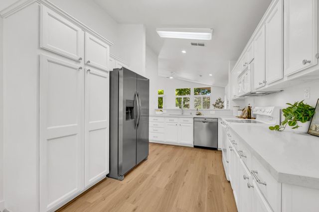 4090 Sylvan Glen Ln, Roseville, CA 95747