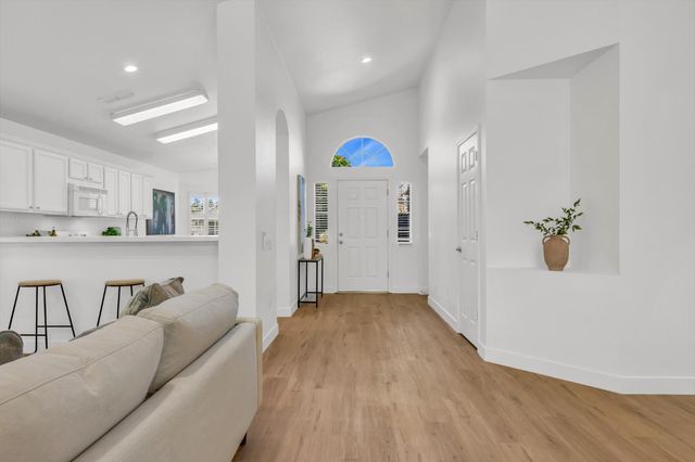 4090 Sylvan Glen Ln, Roseville, CA 95747