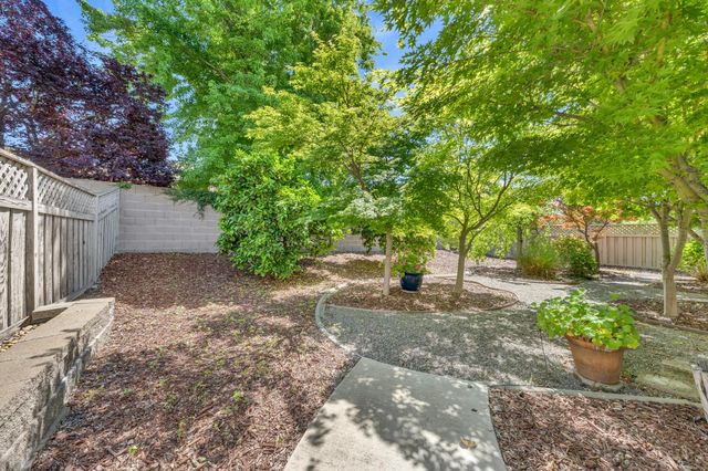 4090 Sylvan Glen Ln, Roseville, CA 95747