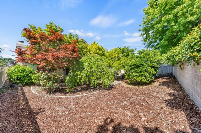4090 Sylvan Glen Ln, Roseville, CA 95747