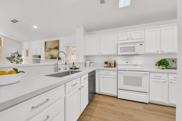 4090 Sylvan Glen Ln, Roseville, CA 95747