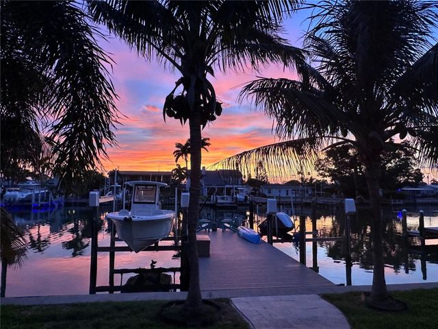 538 LILLIAN DRIVE, Madeira Beach, FL 33708