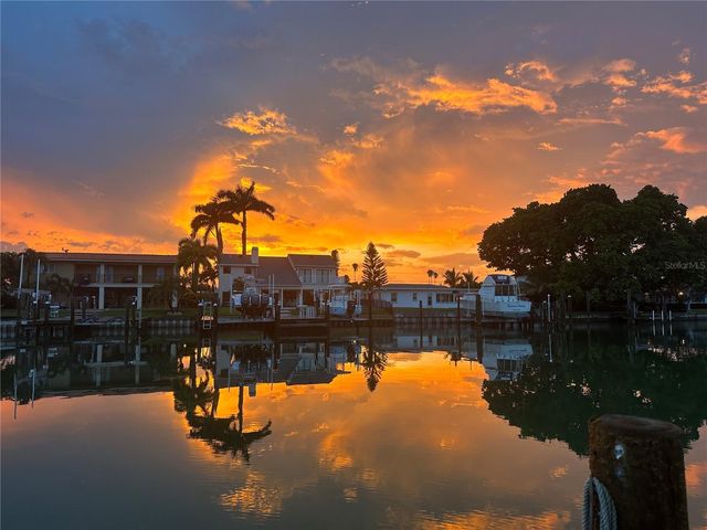 538 LILLIAN DRIVE, Madeira Beach, FL 33708