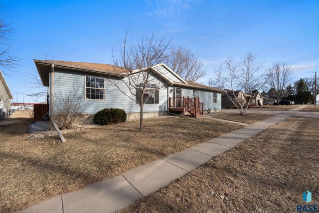 406 N Cherry St Street, Lennox, SD 57039