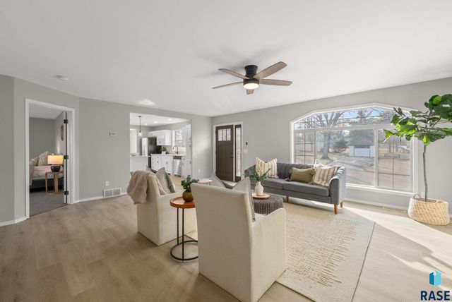 406 N Cherry St Street, Lennox, SD 57039