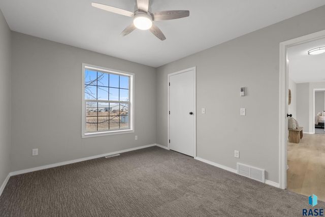 406 N Cherry St Street, Lennox, SD 57039