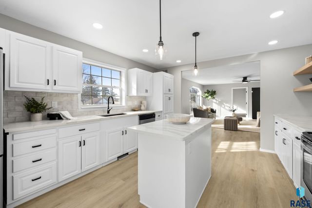 406 N Cherry St Street, Lennox, SD 57039