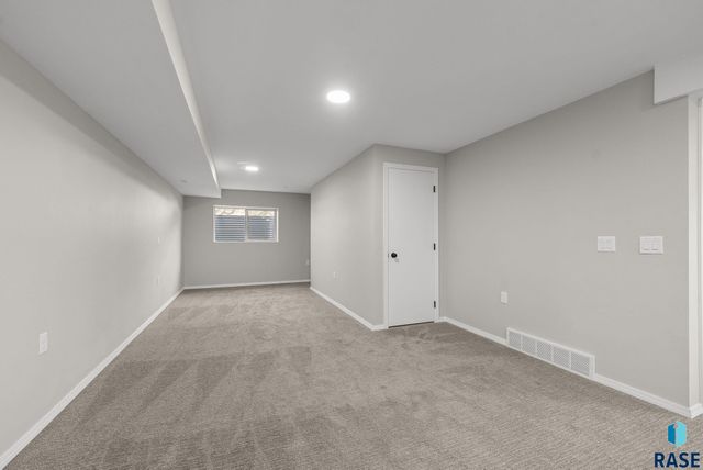 406 N Cherry St Street, Lennox, SD 57039