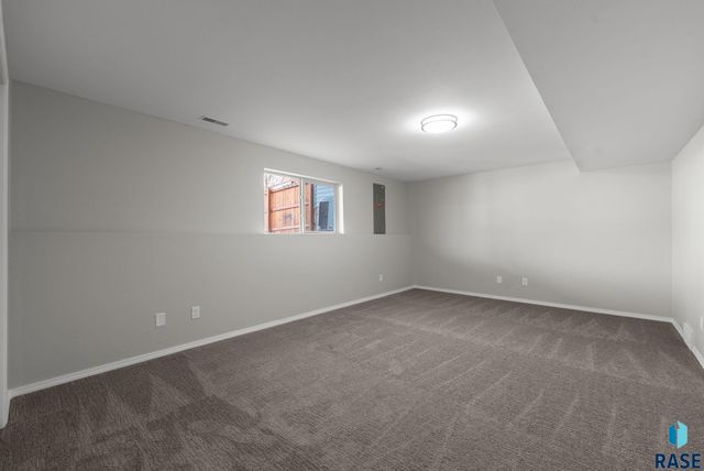 406 N Cherry St Street, Lennox, SD 57039